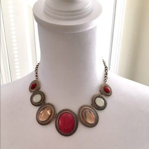 🌷3/$20 NWOT Charming Charlie Statement Necklace